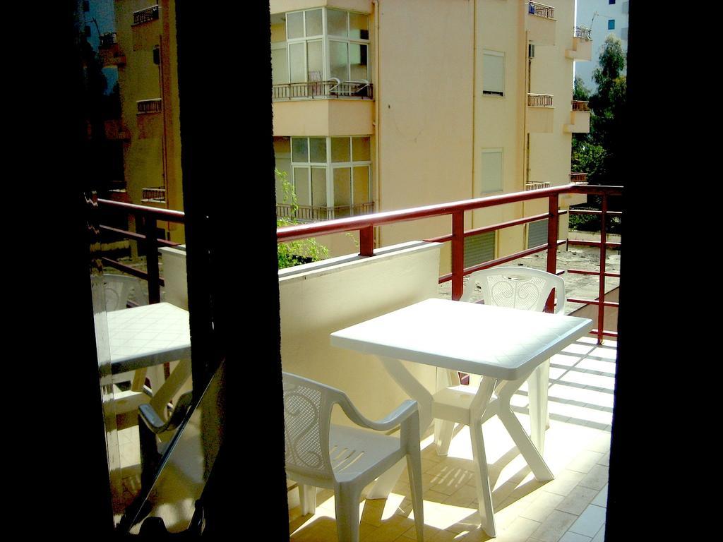 Aldom Apartments Дуррес Экстерьер фото