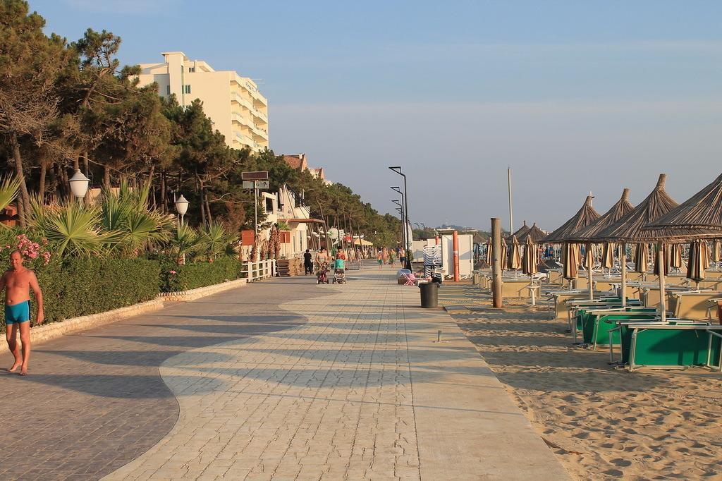 Aldom Apartments Дуррес Экстерьер фото